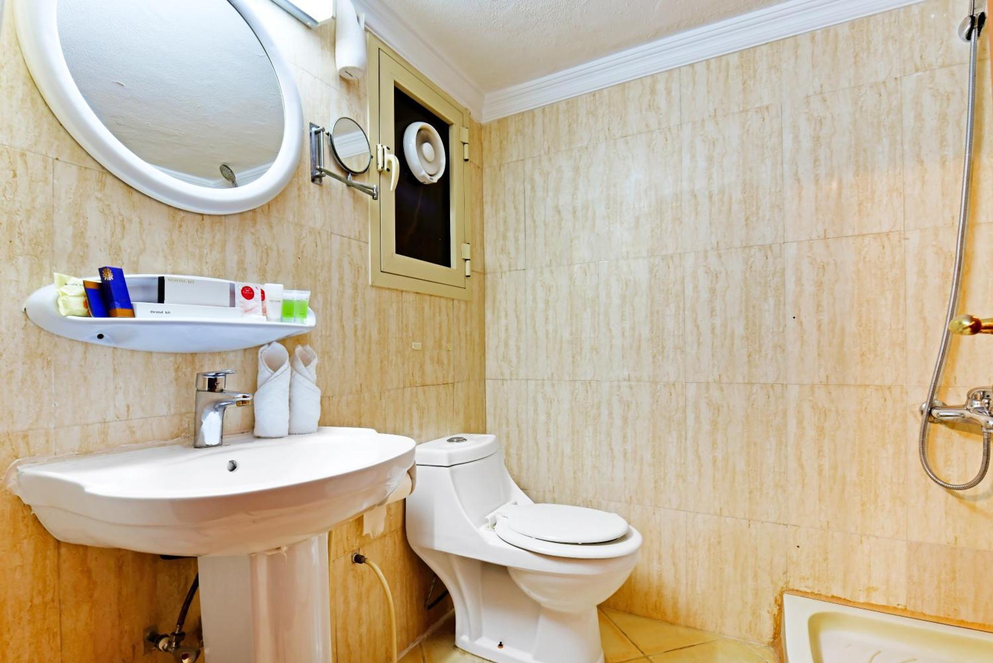 Capital O 125 Moon Plaza Hotel 麦纳麦 外观 照片